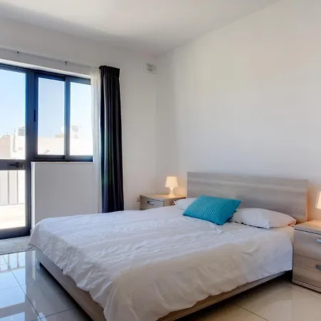 Fabulous Penthouse In A Prime Location * Is-Swieqi