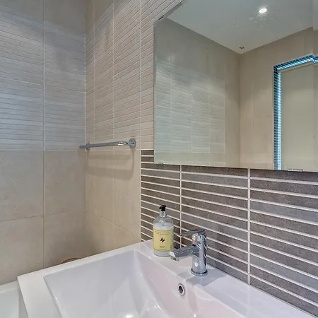 Fabulous Penthouse In A Prime Location * Is-Swieqi